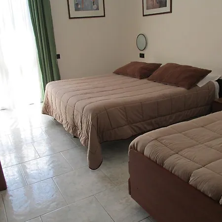 Roby Hotel 3*